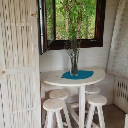 Country house La Roulotte Clerelu - Du Domaine Des Ramonets *